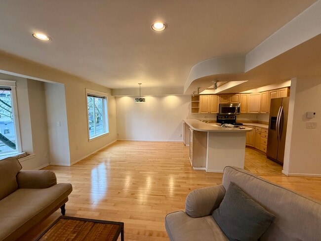 1629 Queen Anne Ave N in Seattle, WA - Building Photo - Building Photo