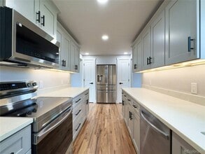 10025 W 8th Ave in Lakewood, CO - Building Photo - Building Photo