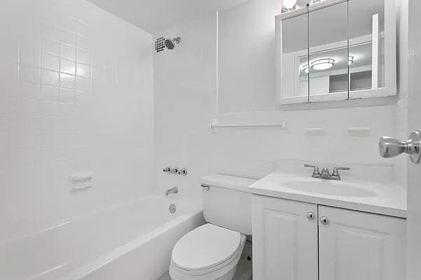 210 E 22nd St in New York, NY - Building Photo - Building Photo
