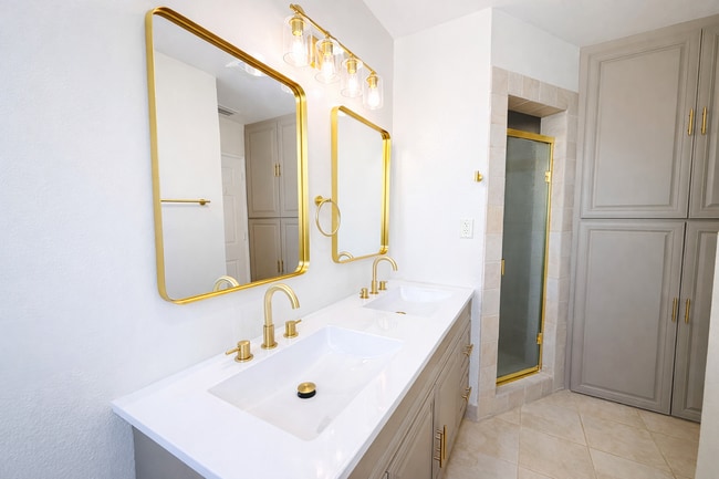 4944 Coke Ave, Unit 2