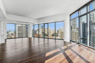 350 N Canal St in Chicago, IL - Building Photo - Building Photo