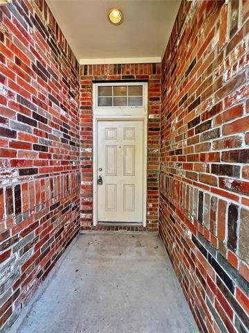 620 Brookbank Dr in Crowley, TX - Building Photo - Building Photo