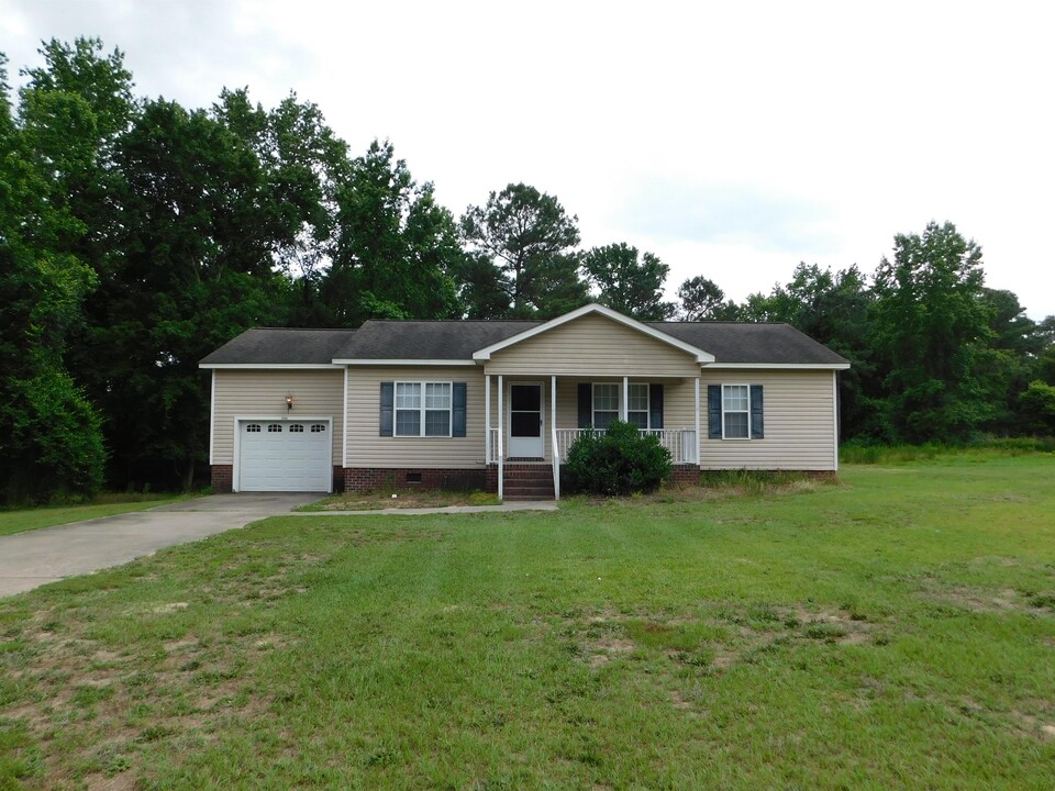 2404 Pineview Cemetery Rd in Seven Springs, NC - Building Photo