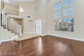 7 Crown Valley Dr in Henderson, NV - Foto de edificio - Building Photo