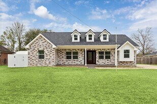 30731 Martens Rd in Tomball, TX - Building Photo