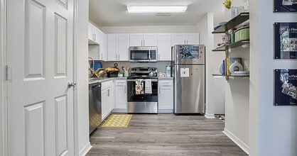 On20 Apartments in Gainesville, FL - Foto de edificio - Building Photo