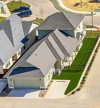 104 Cardinal Wds in Granbury, TX - Building Photo - Building Photo