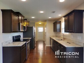 323 Stratford Park Blvd in Gallatin, TN - Building Photo - Building Photo