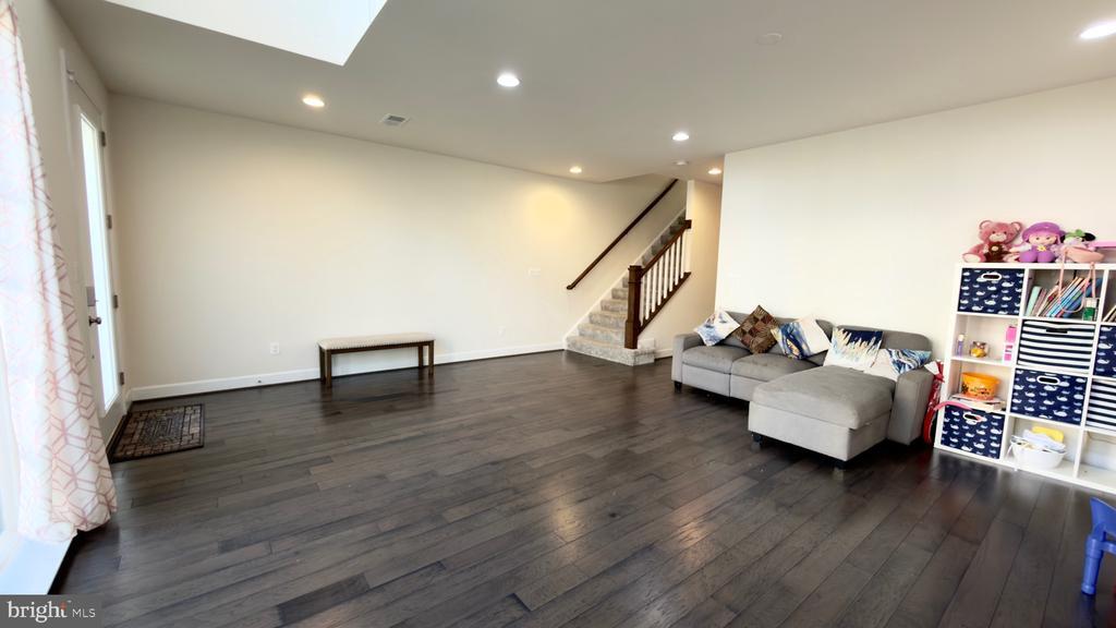 42299 Porter Ridge Ter in Brambleton, VA - Building Photo