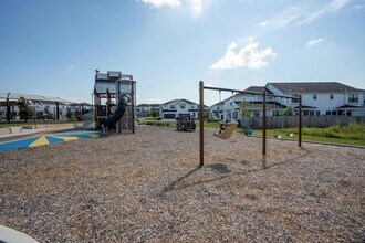496 Fieldwood Dr, Unit B in Mustang Ridge, TX - Building Photo - Building Photo