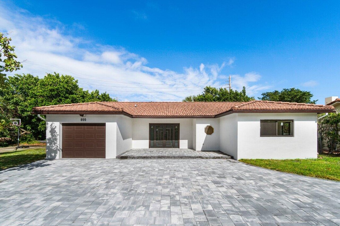 899 NW 7th St in Boca Raton, FL - Building Photo