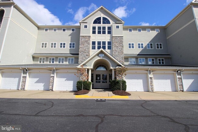 property at 1641 Ladue Ct