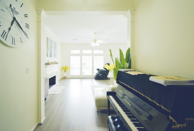 property at 3219 Summerland Dr