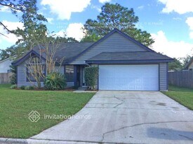 8005 Weather Vane Dr in Jacksonville, FL - Building Photo