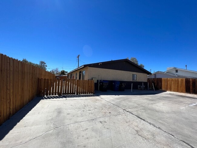 property at 419 W Wilson Ave