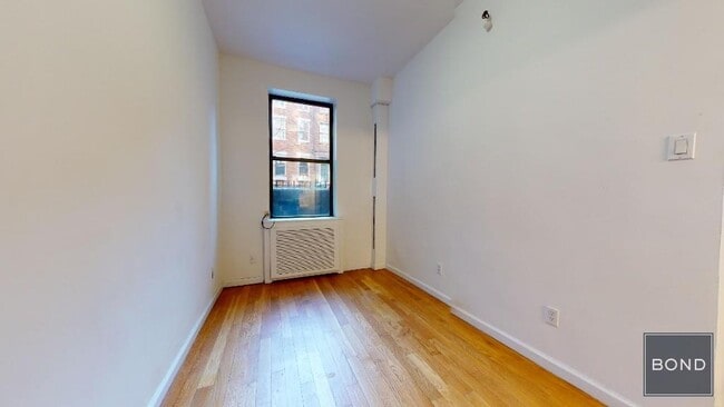 49 W 11th St in New York, NY - Building Photo - Building Photo