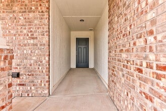 323 Woodrock St in Harrah, OK - Building Photo - Building Photo