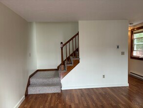 300 Falmouth Rd in Mashpee, MA - Foto de edificio - Building Photo