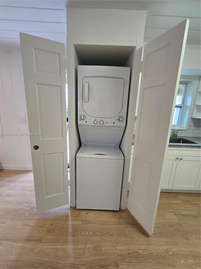 4000 Greenwood Ave in West Palm Beach, FL - Building Photo - Building Photo