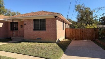 1560 Danube Dr in Dallas, TX - Building Photo