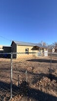 2226 Perry Rd SW in Albuquerque, NM - Building Photo
