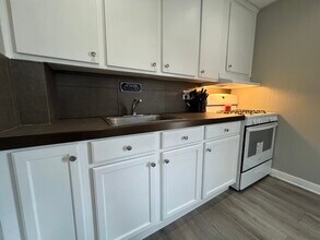 19 Malvey St in Fall River, MA - Building Photo - Building Photo