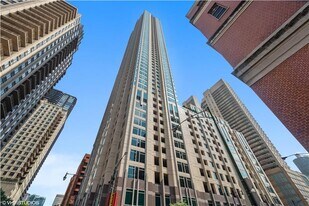 33 W Ontario St, Unit 25c in Chicago, IL - Building Photo
