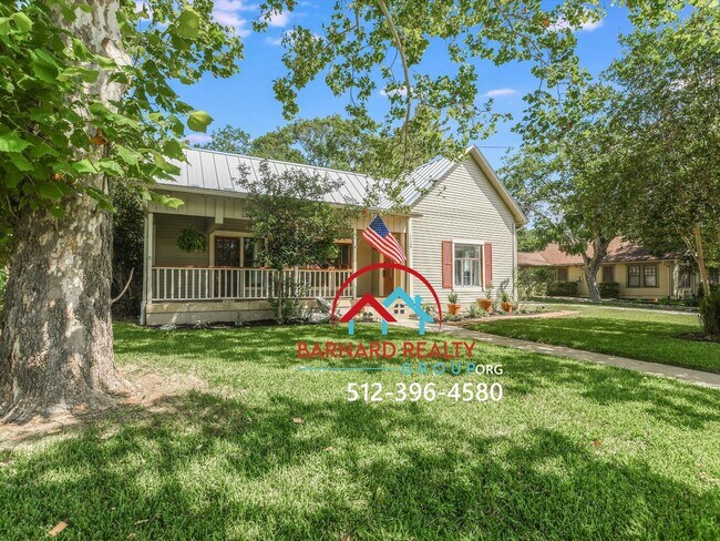 1128 Hopkins St in San Marcos, TX - Building Photo - Building Photo