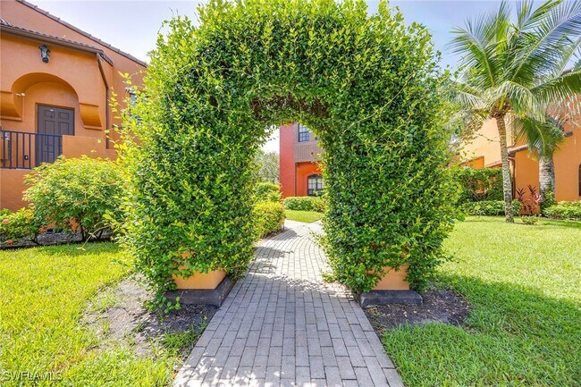 9134 Chula Vista St in Naples, FL - Building Photo - Building Photo