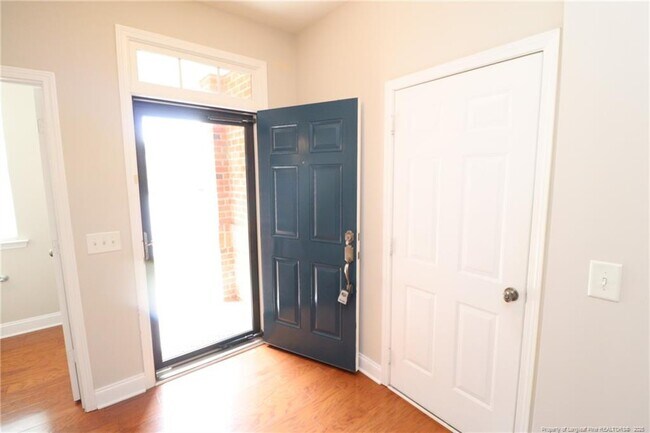 218 Longchamp Ln in Cary, NC - Building Photo - Building Photo