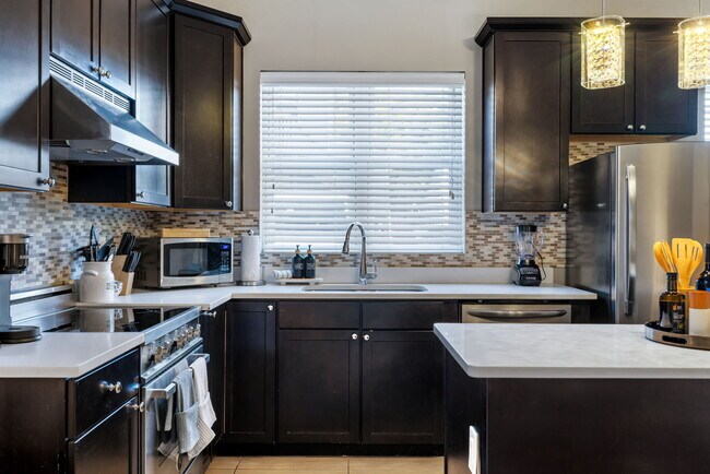 816 S Negley Ave, Unit #2 in Pittsburgh, PA - Foto de edificio - Building Photo