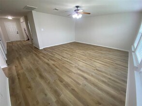 5638 Sequin Dr in Spring, TX - Building Photo - Building Photo
