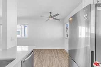 1323 11th St in Santa Monica, CA - Building Photo - Building Photo