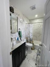 4920 167th St in Queens, NY - Building Photo - Building Photo