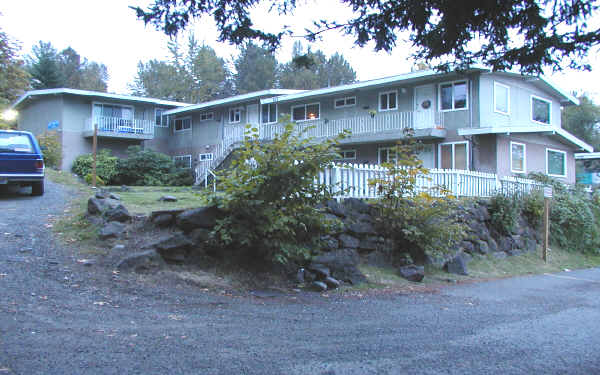 East View Apartments in Kent, WA - Building Photo