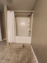 1902 Grant St in Nederland, TX - Foto de edificio - Building Photo