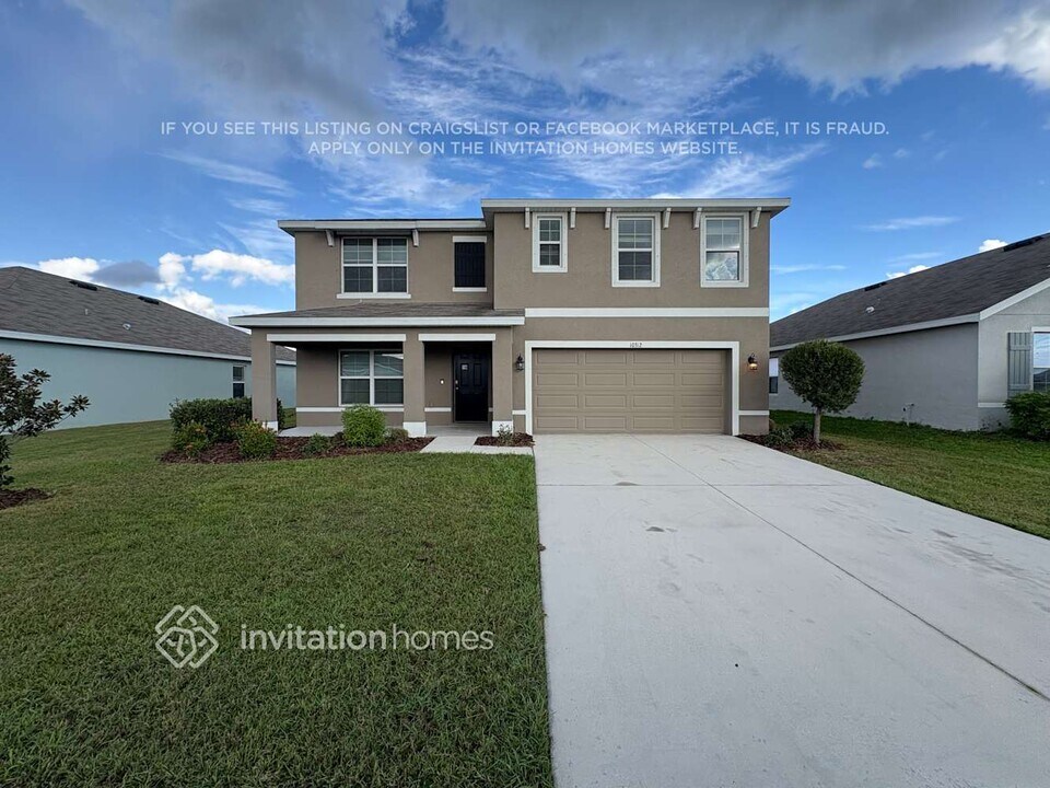 10312 Charlotte Dr. in Parrish, FL - Foto de edificio