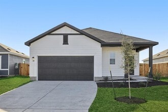 108 Eleanor Ln in San Marcos, TX - Building Photo - Building Photo