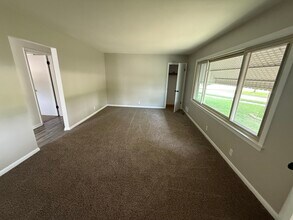 4364 S Kinnickinnic Ave, Unit 4364 in Cudahy, WI - Foto de edificio - Building Photo