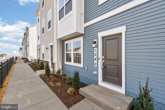 1240 Red Clover Ln in Ranson, WV - Building Photo - Building Photo