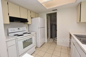1019 Buccaneer Dr in Lakeland, FL - Building Photo - Building Photo