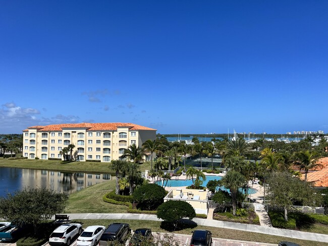 6 Harbour Isle Dr W-Unit -2 in Fort Pierce, FL - Building Photo - Building Photo