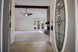 4 Brentwood Oaks Ct in Spring, TX - Building Photo - Building Photo