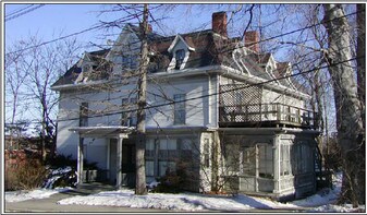 68 Chestnut St in Newton, MA - Building Photo