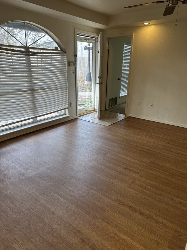 11525 N Meridian Ave, Unit NA in Oklahoma City, OK - Building Photo - Building Photo