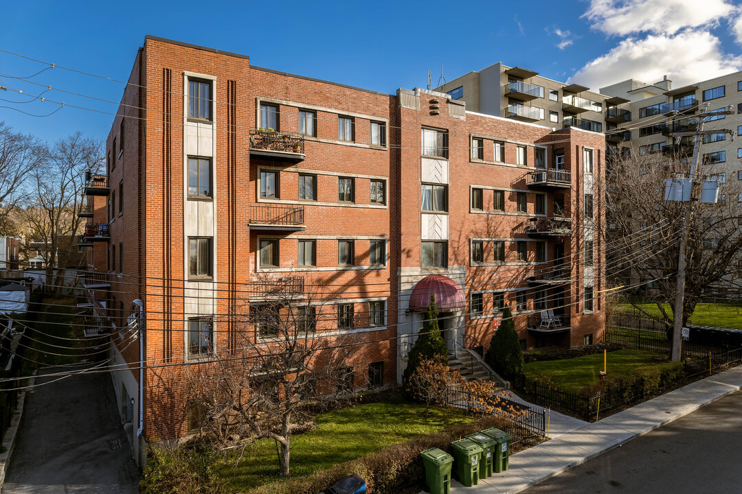 Propriete Bonavista in Montréal, QC - Building Photo