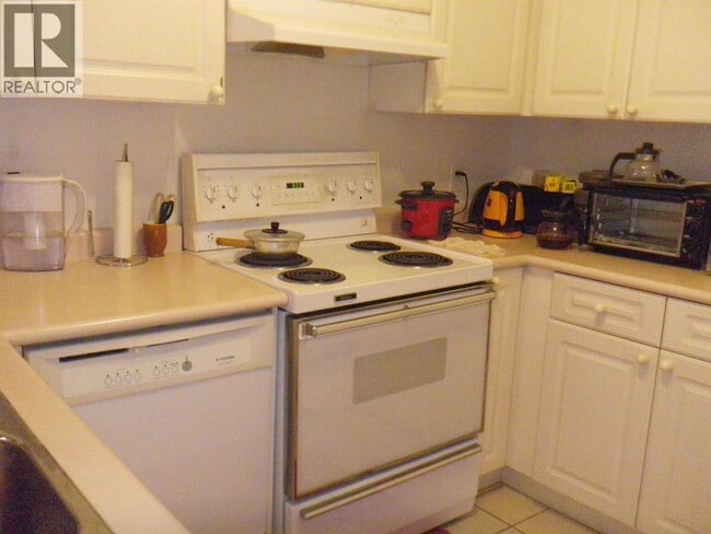 7071 Blundell Rd in Richmond, BC - Building Photo - Building Photo