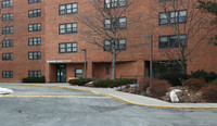 Hudson Shores Plaza in Watervliet, NY - Building Photo - Building Photo