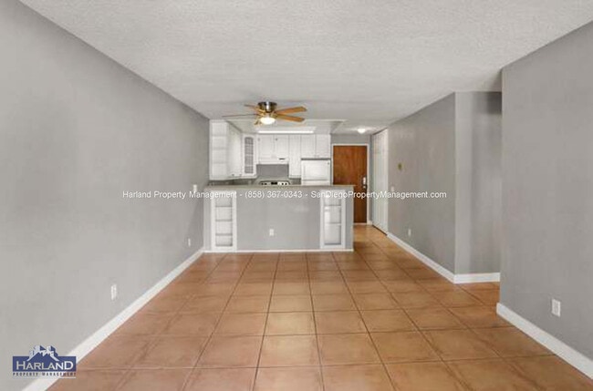 8308 Regents Rd in San Diego, CA - Building Photo - Building Photo