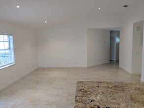 1250 Willow Dr in Weston, FL - Building Photo - Building Photo